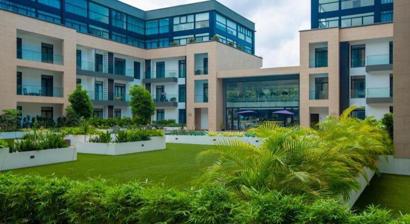 Embassy Gardens Luxury Suites Cpg Акра Екстериор снимка