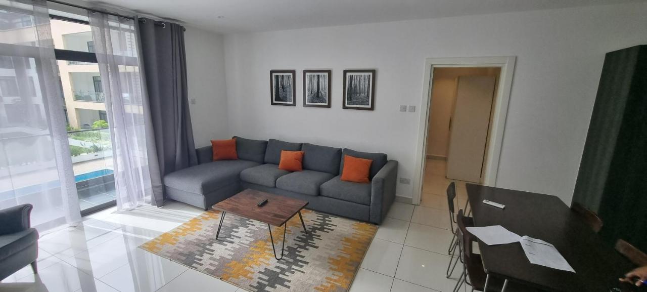 Embassy Gardens Luxury Suites Cpg Акра Екстериор снимка