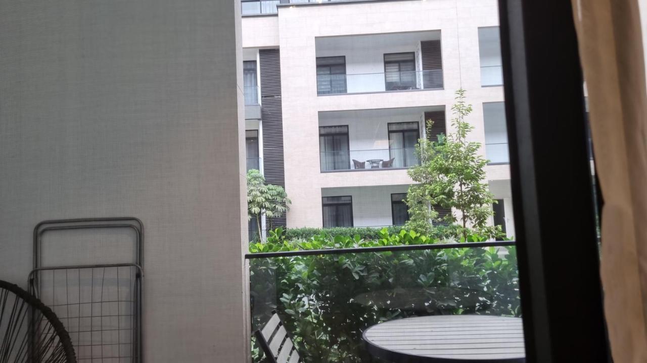 Embassy Gardens Luxury Suites Cpg Акра Екстериор снимка