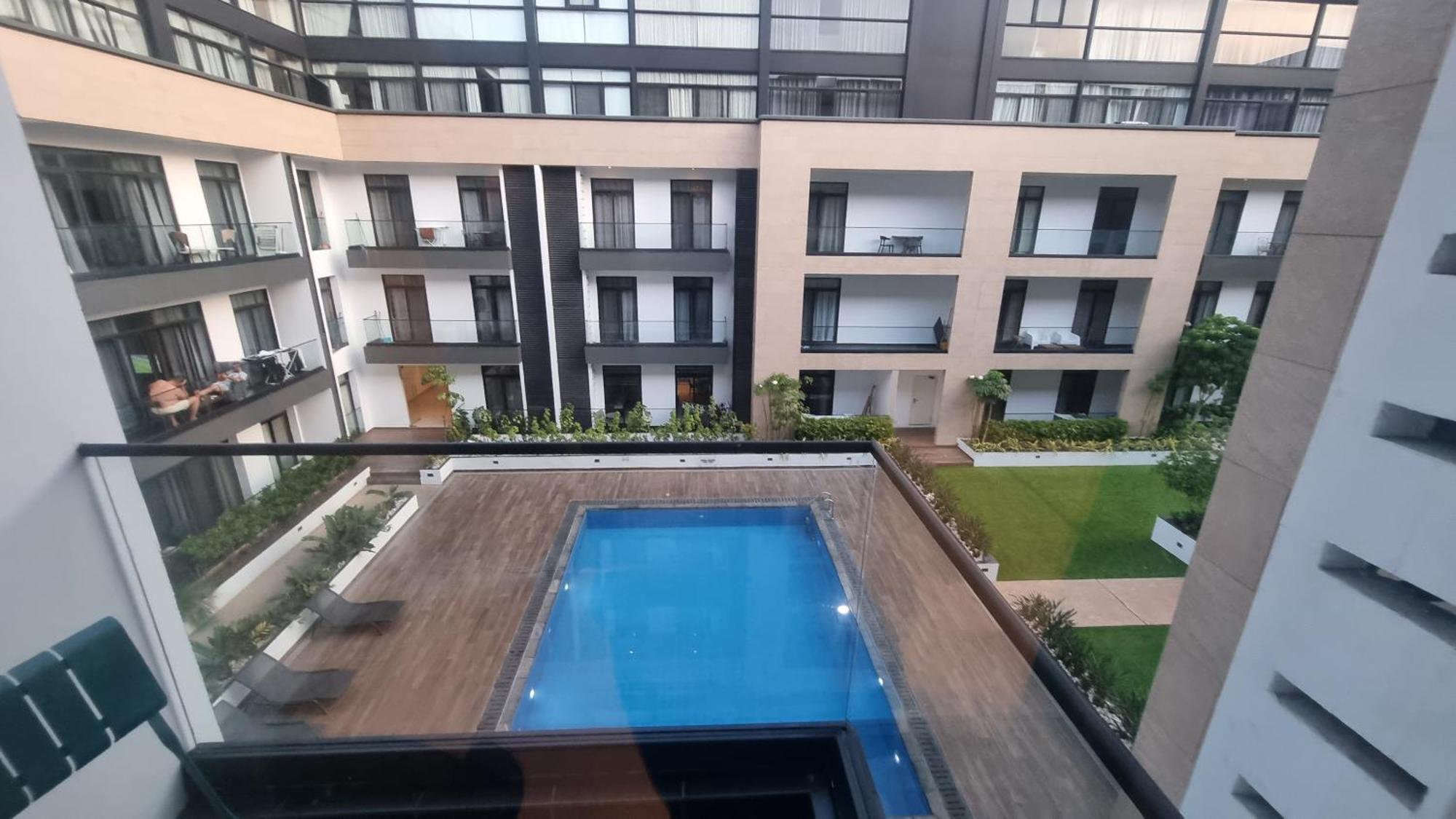 Embassy Gardens Luxury Suites Cpg Акра Екстериор снимка