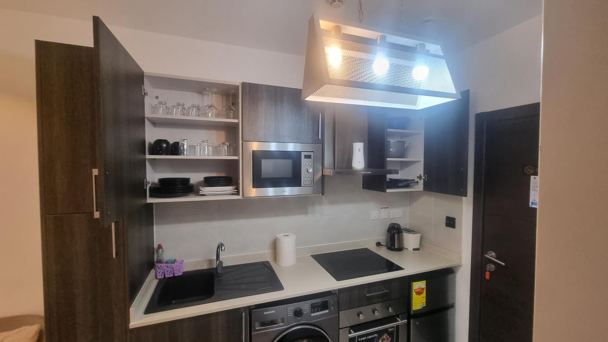 Embassy Gardens Luxury Suites Cpg Акра Екстериор снимка