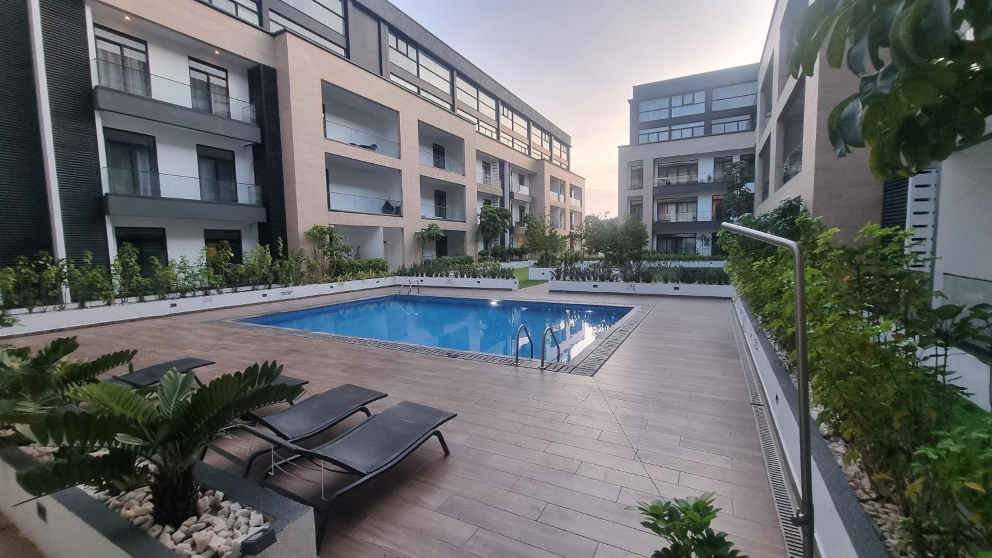 Embassy Gardens Luxury Suites Cpg Акра Екстериор снимка