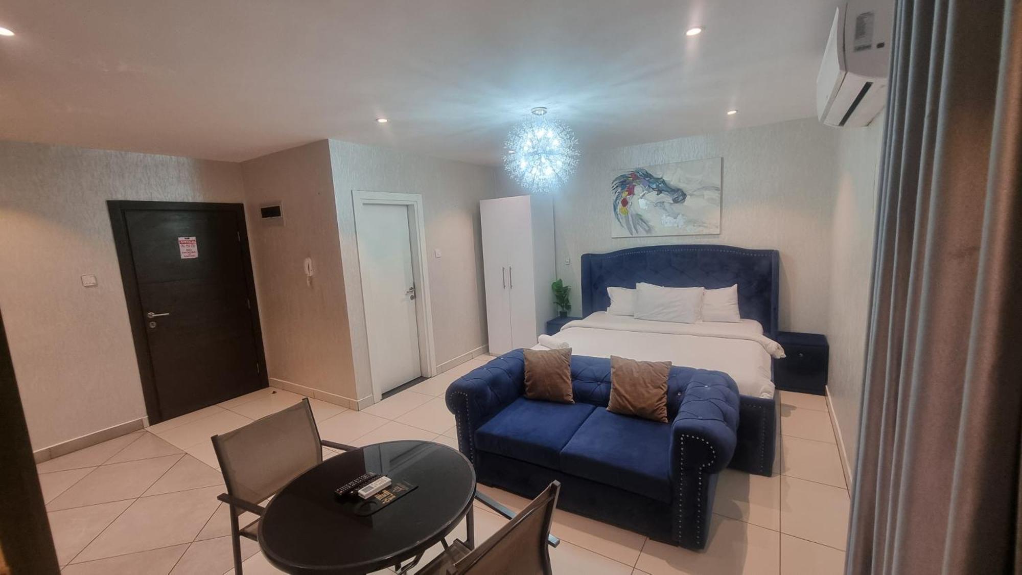Embassy Gardens Luxury Suites Cpg Акра Екстериор снимка