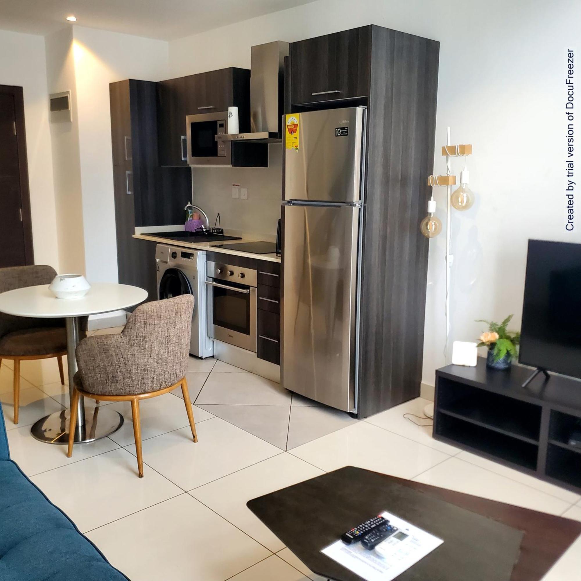 Embassy Gardens Luxury Suites Cpg Акра Екстериор снимка