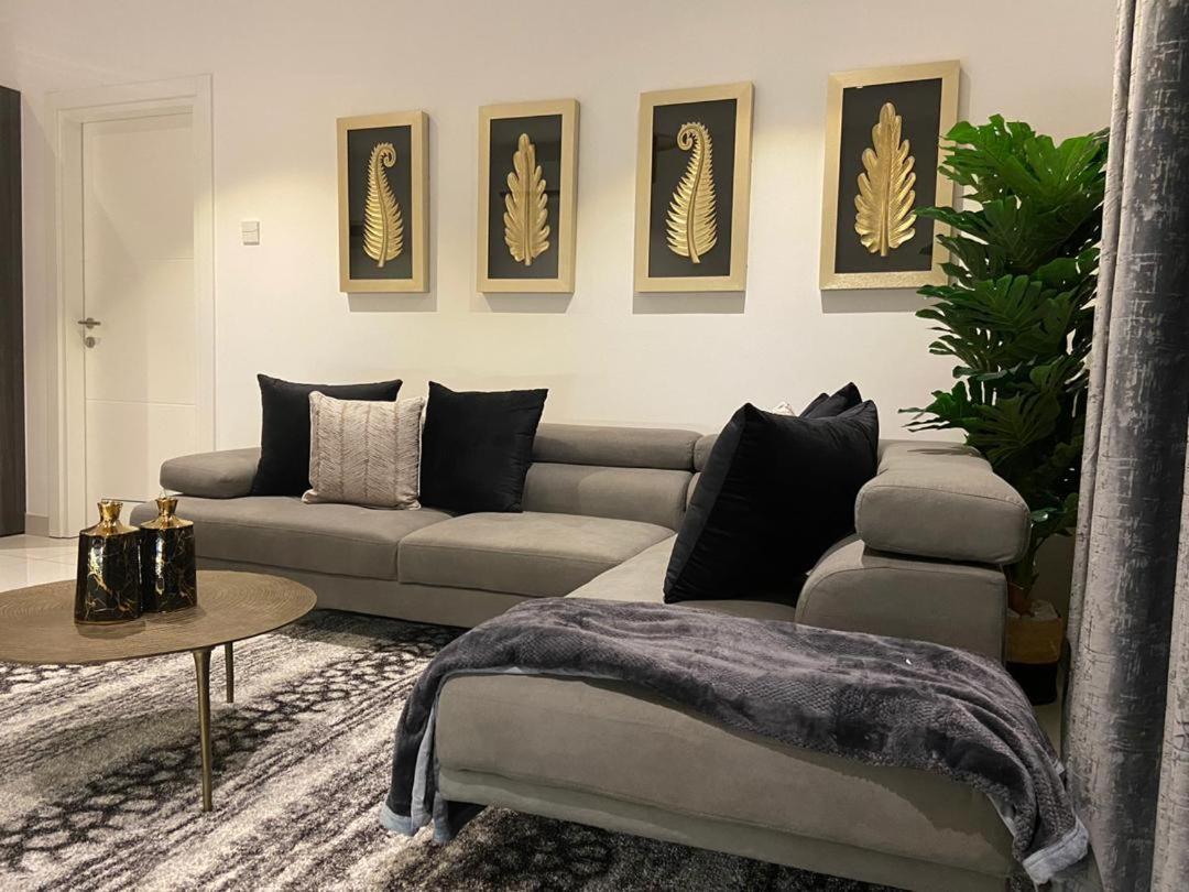 Embassy Gardens Luxury Suites Cpg Акра Екстериор снимка